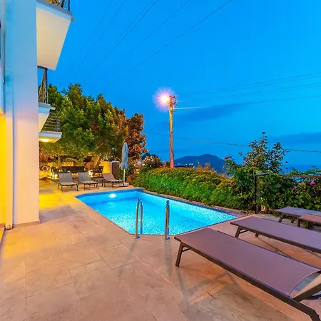 Villa Luxus Skyla Mit 5 Schlafzimmern & Meer-blick